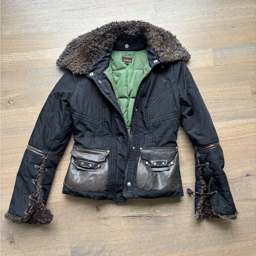 Stylish Black Down Jacket with Shearling Collar and Leather accents